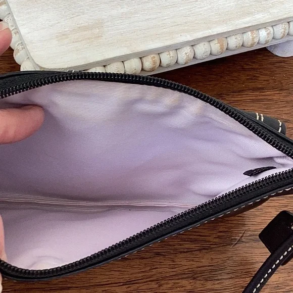 Coach vintage y2k black with silver hardware soho wristlet with lavender inside - Picture 11 of 16
